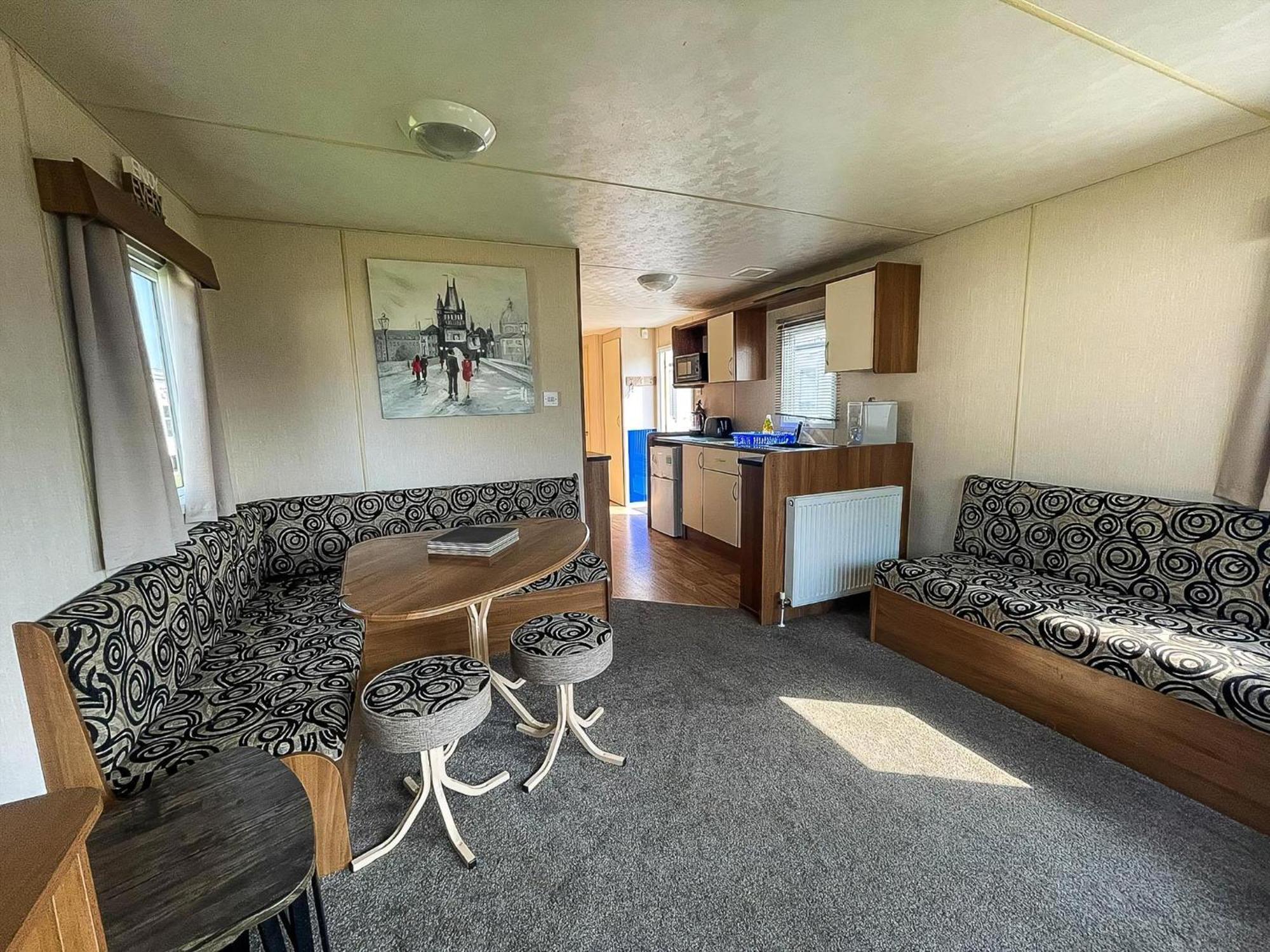 8 Berth Caravan With Decking At Sunnydale In Lincolnshire Ref 35087S Louth  Εξωτερικό φωτογραφία