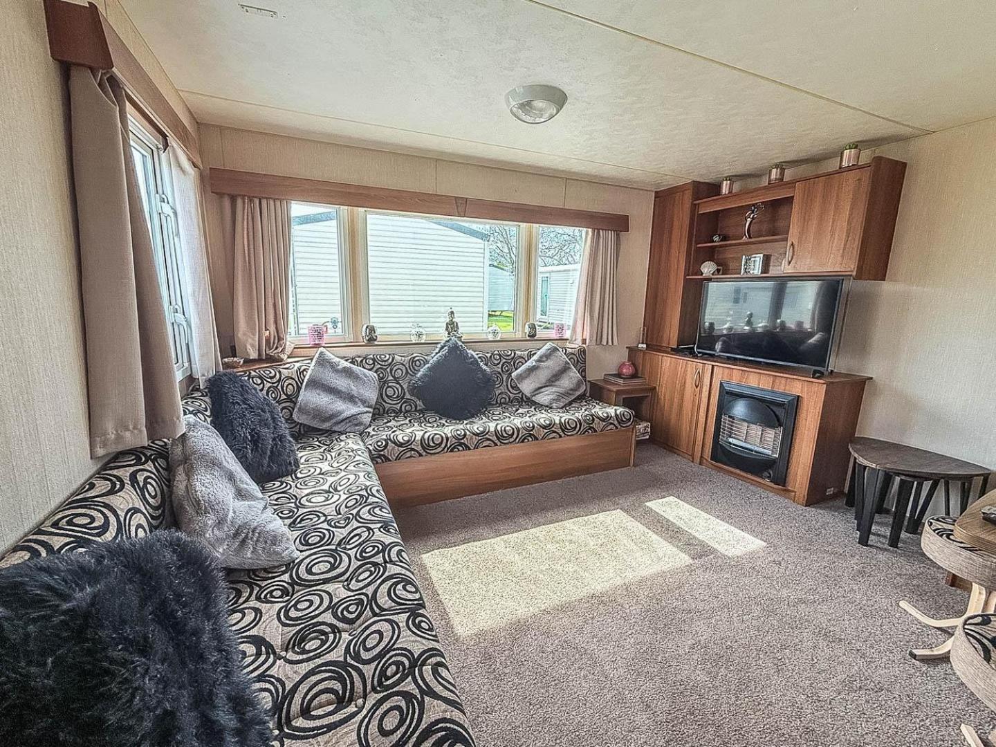 8 Berth Caravan With Decking At Sunnydale In Lincolnshire Ref 35087S Louth  Εξωτερικό φωτογραφία